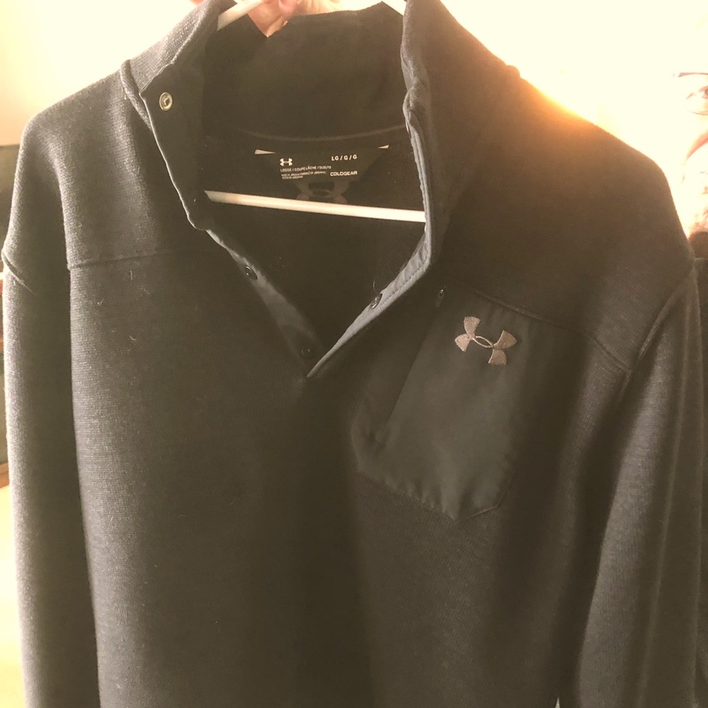 Men’s large under armour pull over